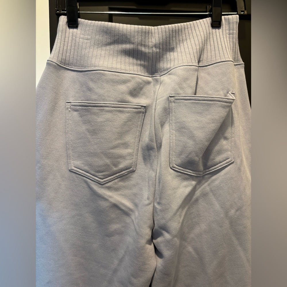 ALO Yoga Serenity Wide Leg Sweatpant Large Limited: Winter Frost NWT NEW pants - Picture 13 of 16